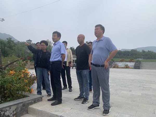 1695697944281813.jpg 物流公司董事長(zhǎng)李占國帶隊(duì)到公子元(河北)建設(shè)項(xiàng)目管理有限公司開展雙節(jié)前安全檢查工作_副本.jpg